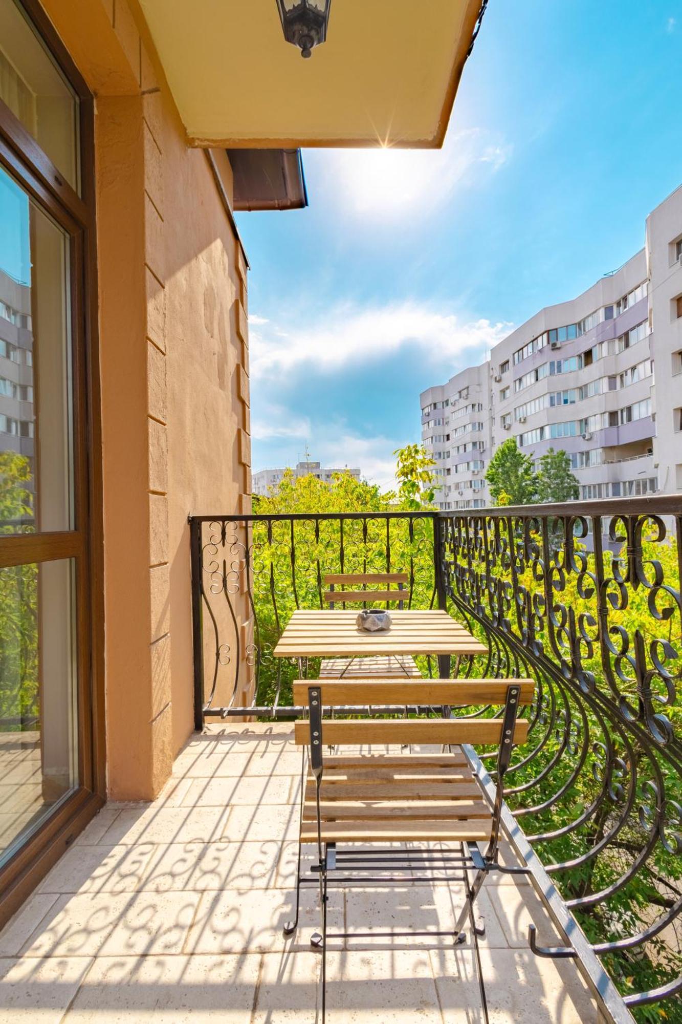 Piccolo Mondo By Citybookings Bukarest Exterior foto