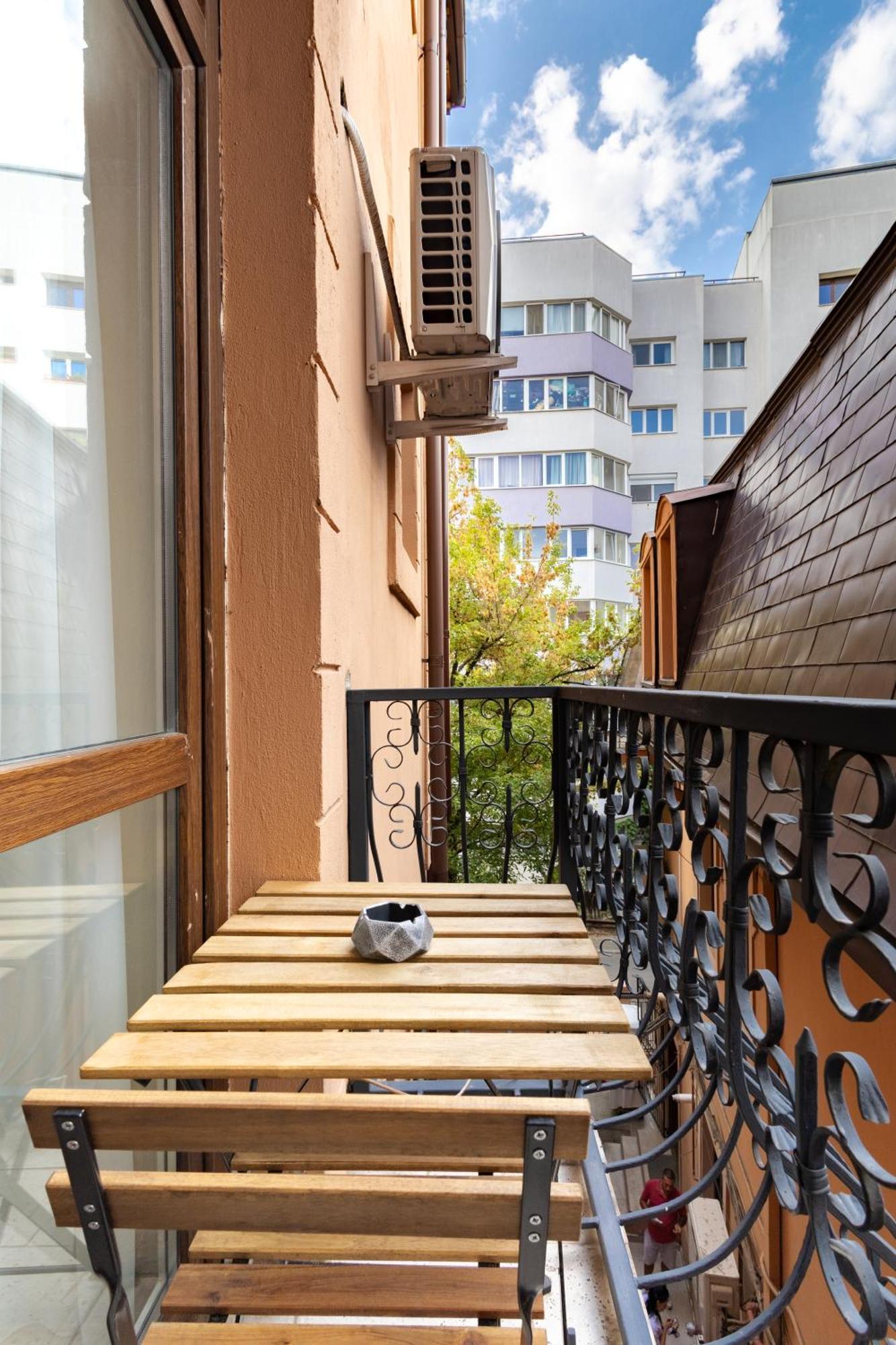 Piccolo Mondo By Citybookings Bukarest Exterior foto